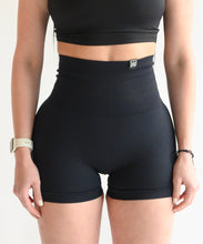 Effortless Seamless Short